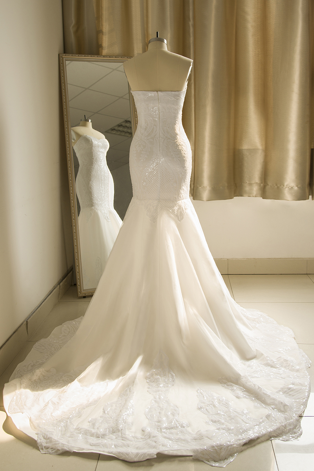 BMbridal Chic Strapless Sweetheart Ivory Mermaid Prom Dresses Sleeveless Appliques Sequined Evening Dresses On Sale-BMbridal