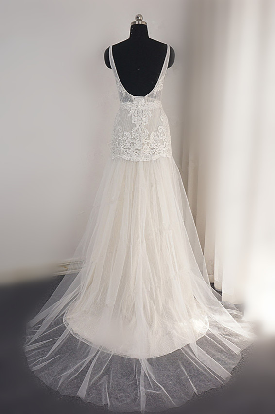BMbridal Sexy Straps Deep-V-Neck Tulle Appliques Wedding Dress Sleeveless Ruffles Lace Bridal Gowns Online-BMbridal