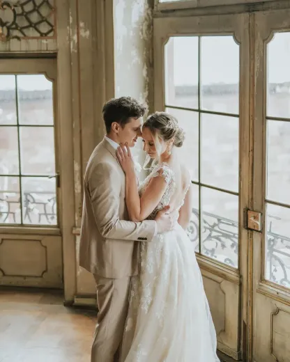 Chic Boho A-Line Tulle Long Wedding Dress with Lace Appliques