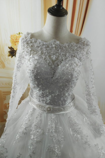BMbridal Gorgeous Tulle Lace White Wedding Dress Long Sleeves Appliques Bridal Gowns with Pearls