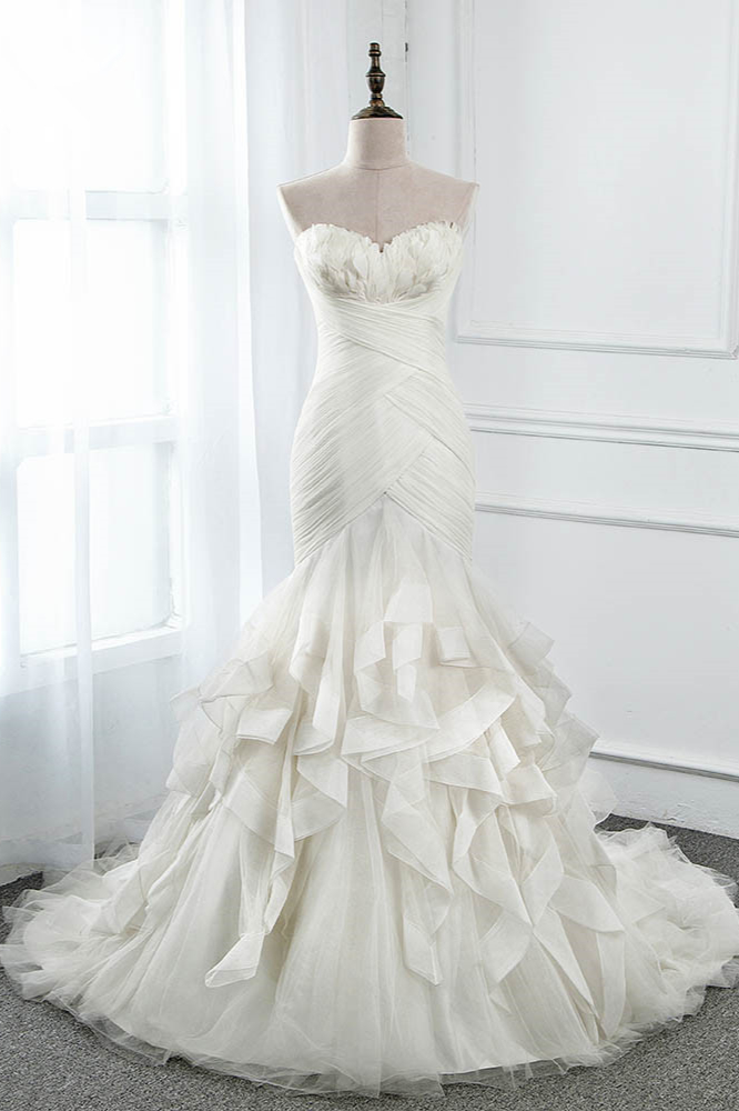 BMbridal Chic Strapless Sweetheart Ivory Wedding Dresses Ruffles Tulle Sleeveless Bridal Gowns with Feather-BMbridal