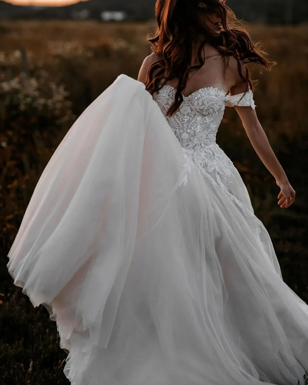 Elegant Tulle A-Line Off-the-Shoulder Wedding Dress with Appliques Lace