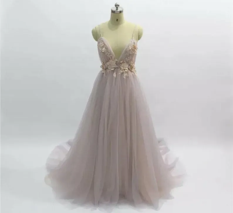 Modern V-Neck Backless A-Line Long Wedding Dress with Tulle Floral
