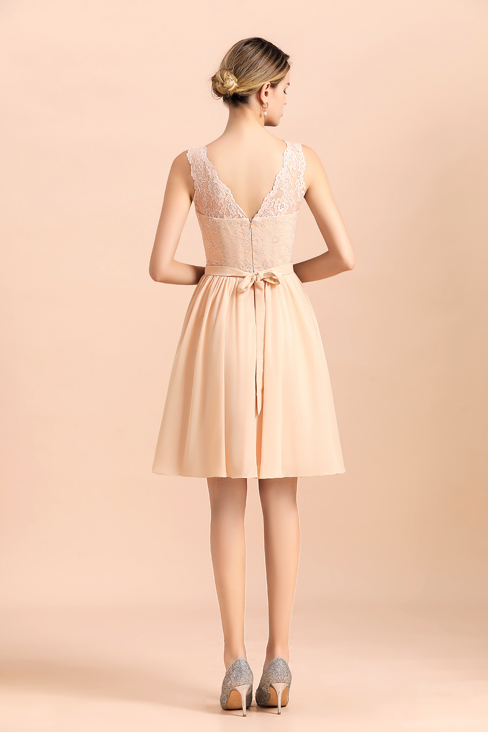 BMbridal Pretty V-Neck Chiffon Lace Short Bridesmaid Dress with Ruffles Online-BMbridal