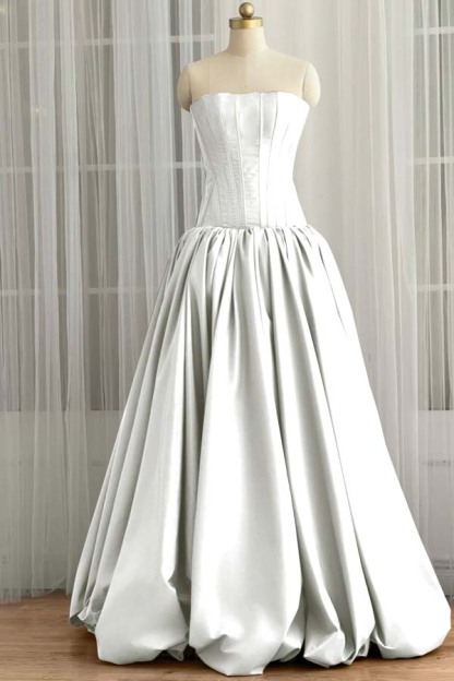 Sleeveless Strapless Long Ball Gown Prom Dress With Pleated