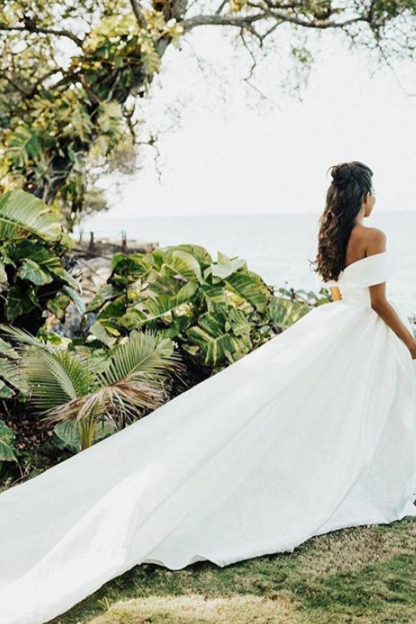 Chic White Off-the-Shoulder Ball Gown V-Neck Wedding Dress with Lace