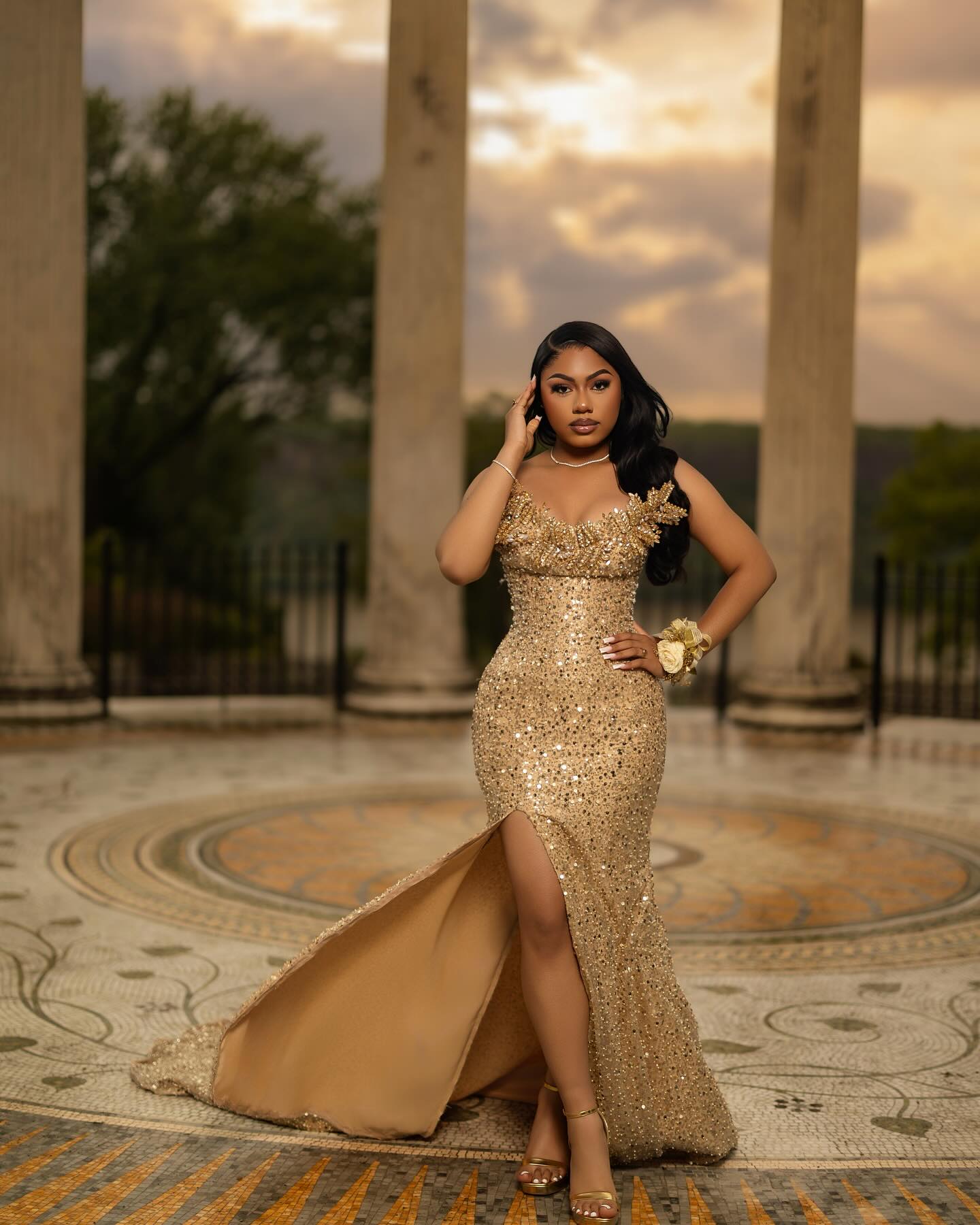 Luxury 24K Gold Sequin Prom Dress – Sculptural 3D Floral Neckline Mermaid Gown with High Slit & Circular Train | 2026 High-Octane Evening Wear