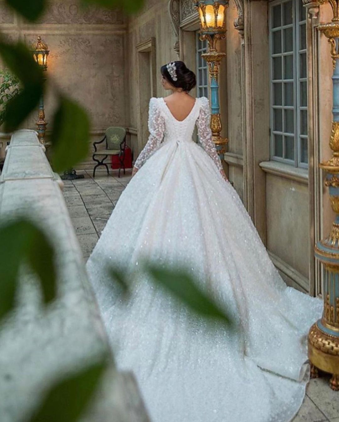 Bmbridal Long Sleeves Ball Gown Wedding Dress Appliques V-Neck Bridal Gown-BMbridal