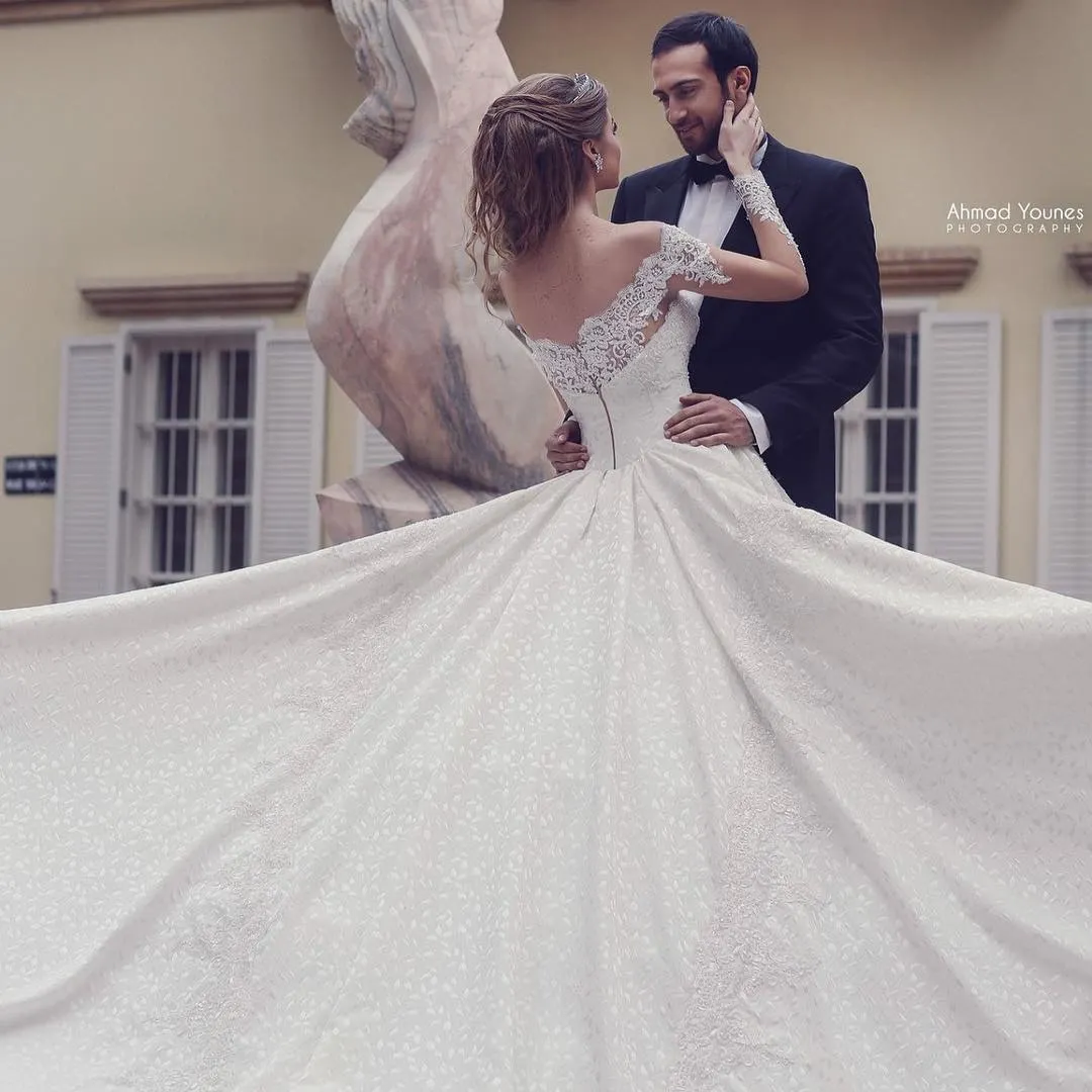 Glamorous Long Sleeves A-Line Off-the-Shoulder Wedding Dress Lace Backless Floor-Length with Appliques