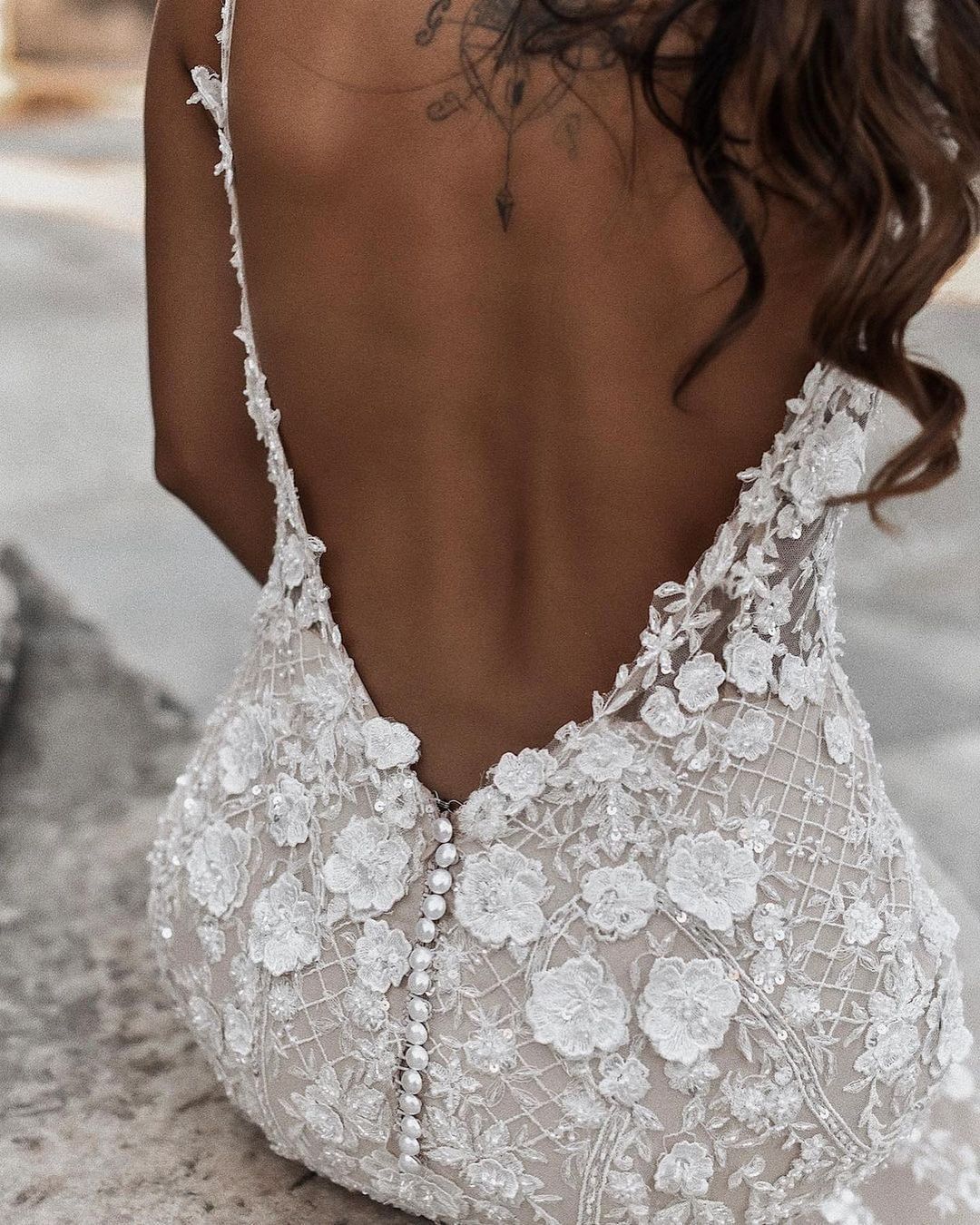 Charming V-Neck Long Mermaid Floral Wedding Dress with Lace Backless