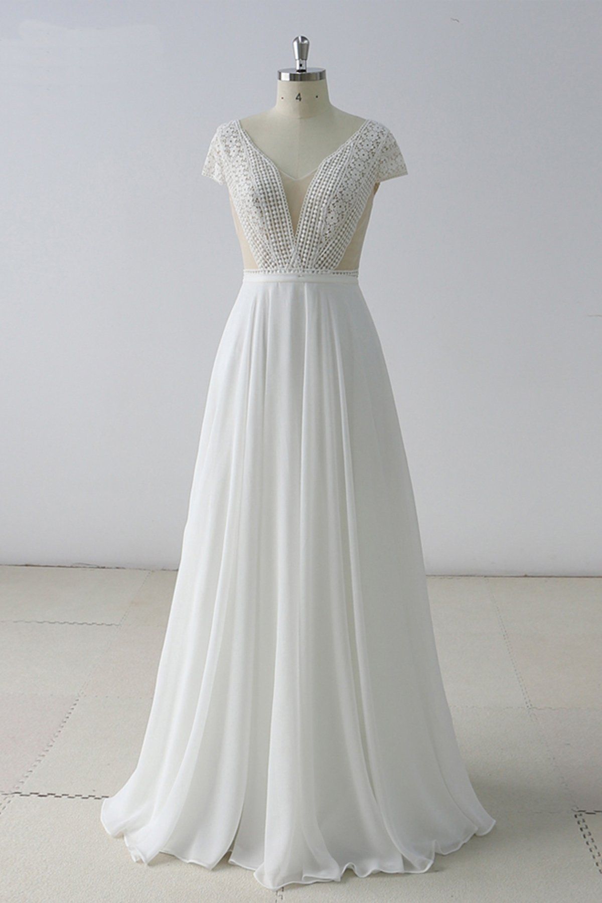 BMbridal Gorgeous White Lace Backless V-Neck Long Wedding Dress Sleeveless Appliques Bridal Gowns On Sale-BMbridal