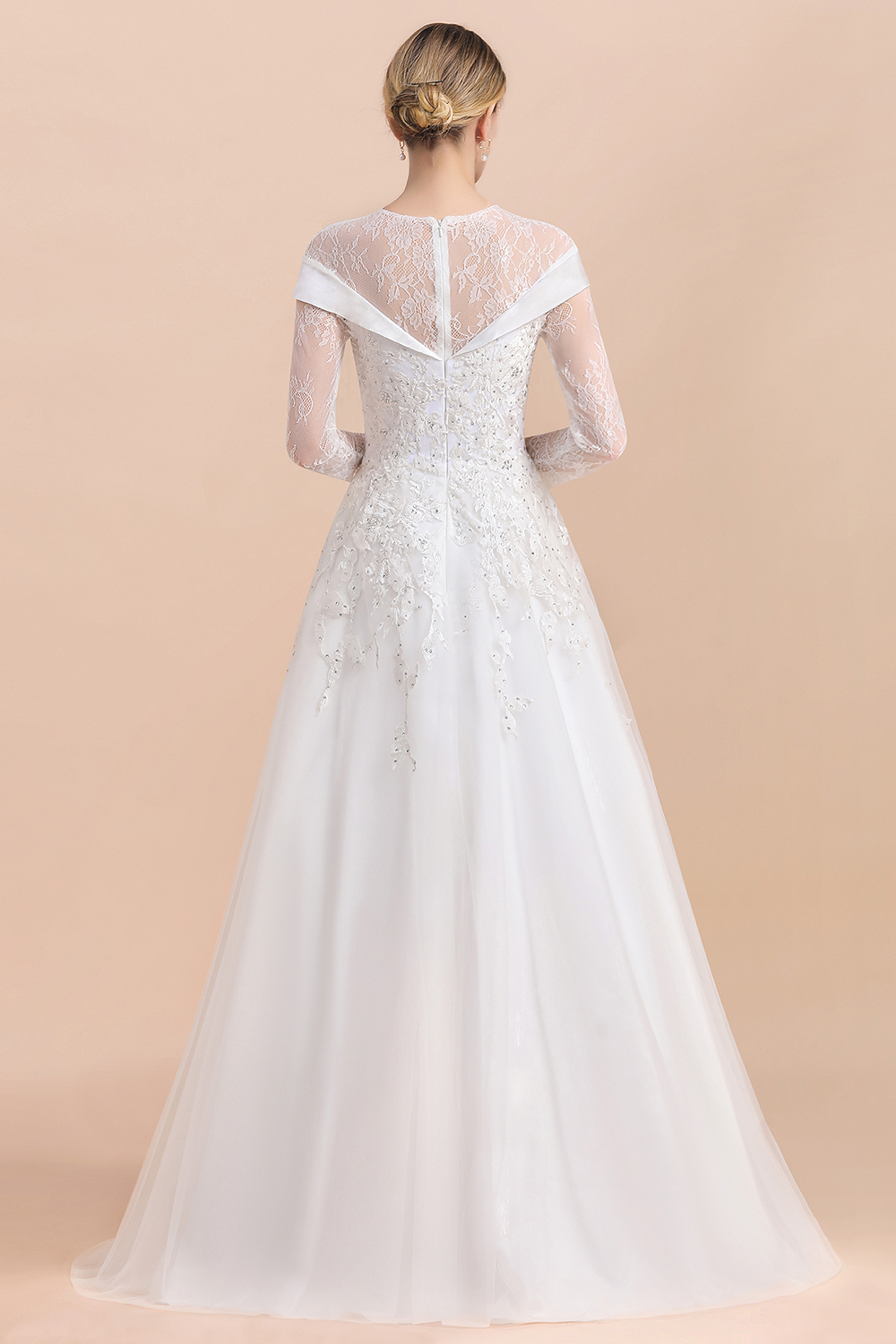 BMbridal Gorgeous Long Sleeve Lace Wedding Dress Online Appliques Bridal Gowns With Beadings