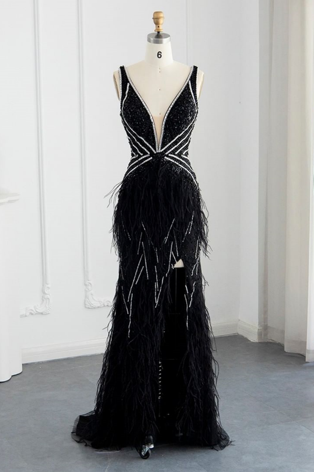 Bmbridal Black Floor-Length V-Neck Sleeveless Prom Dresses with Appliques
