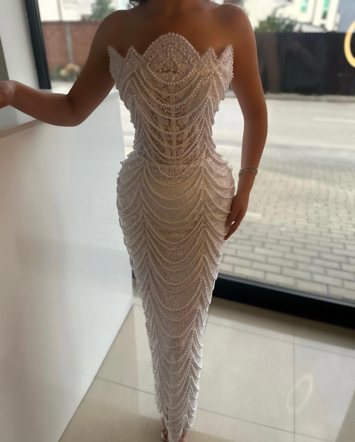 Luxury Strapless Sheath Prom Dress With Lace Pearls Online-BMbridal