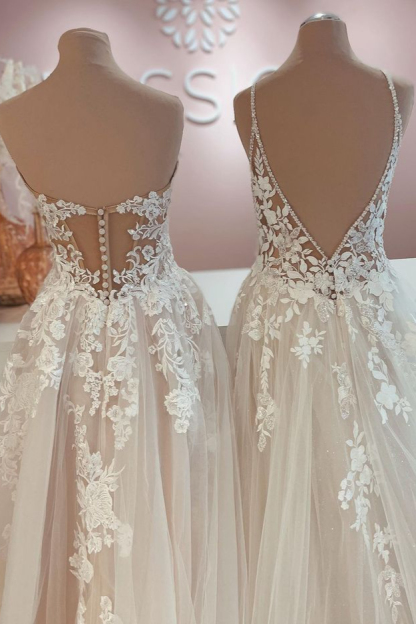 Pretty Floor-Length A-Line Backless Wedding Dress with Tulle Lace Appliques