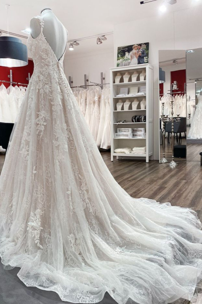 Elegant Open Back A-Line V-Neck Long Ruffles Wedding Dresses with Tulle Lace