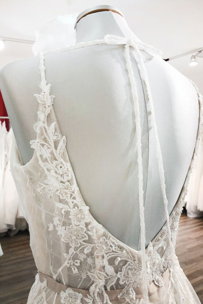 Sexy Backless Long A-Line Lace Wedding Dresses with Tulle V-Neck