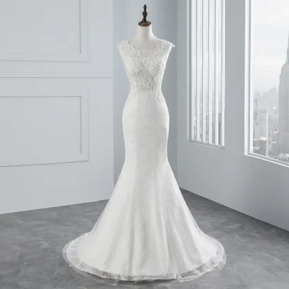 Chic Sleeveless Long Mermaid Jewel Tulle Wedding Dress with Lace Appliques