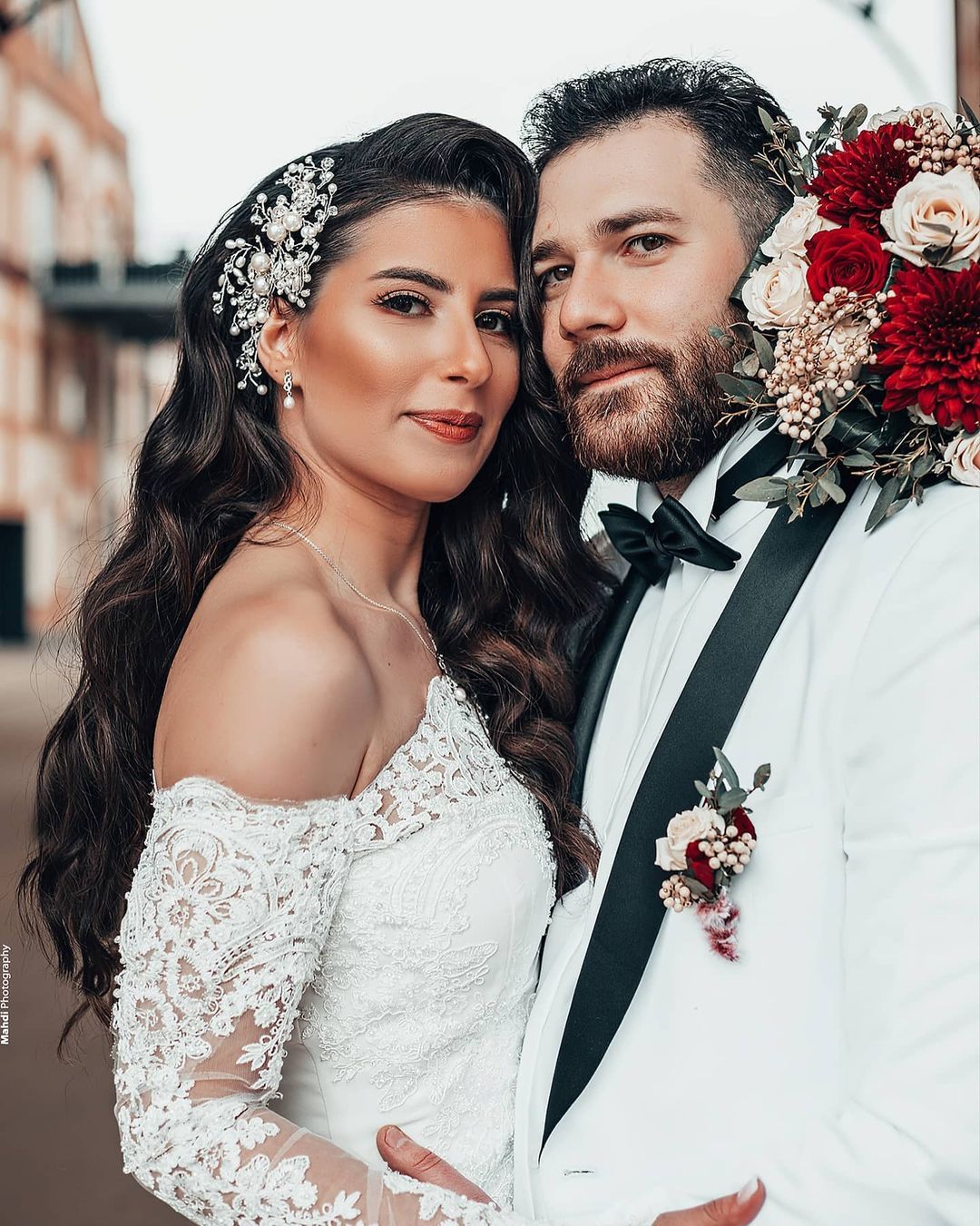 BMbridal Long Sleeves Off-the-Shoulder Wedding Dress Mermaid With Appliques-BMbridal