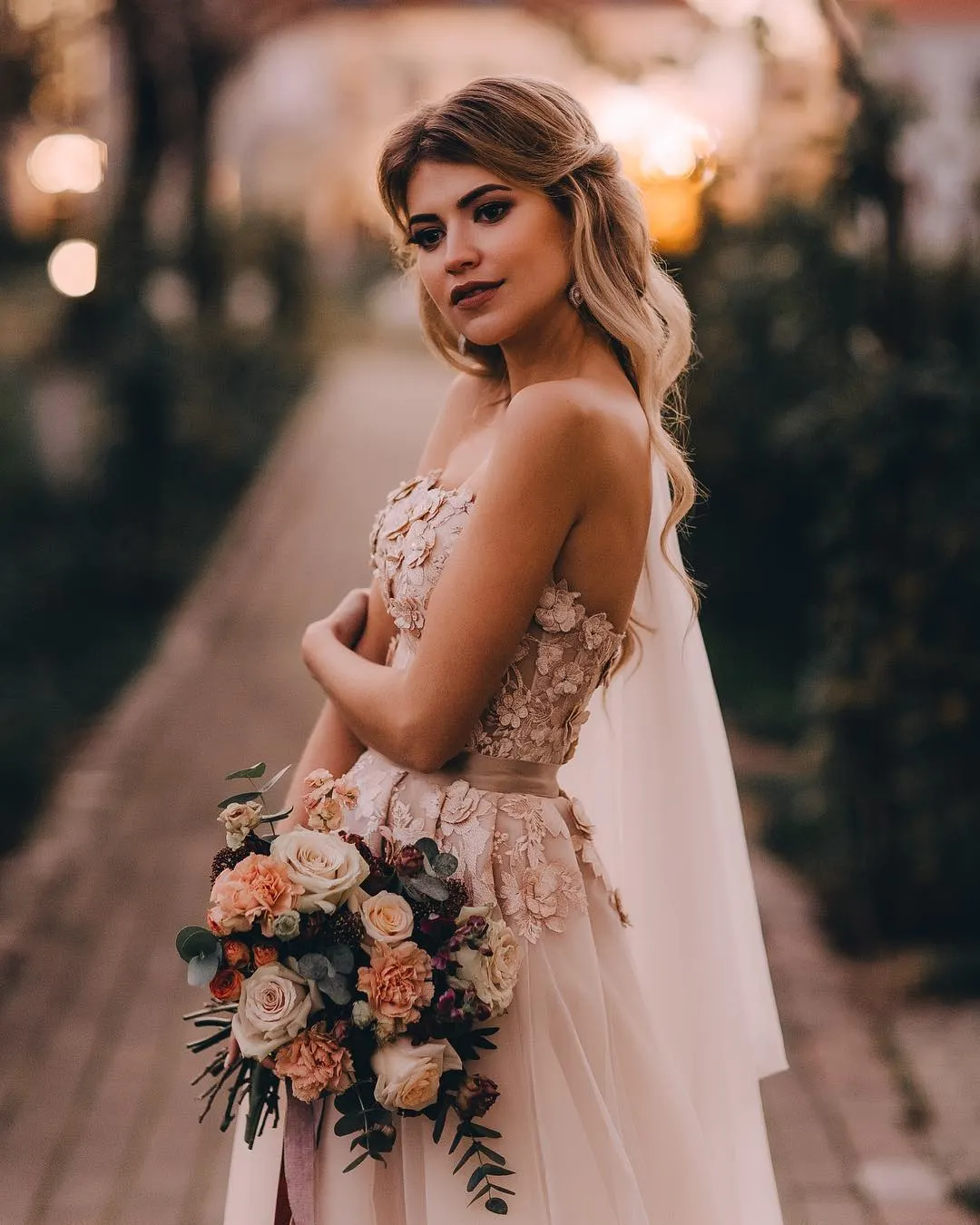 Modern Tulle Long A-Line Sweetheart Wedding Dress with Lace Appliques