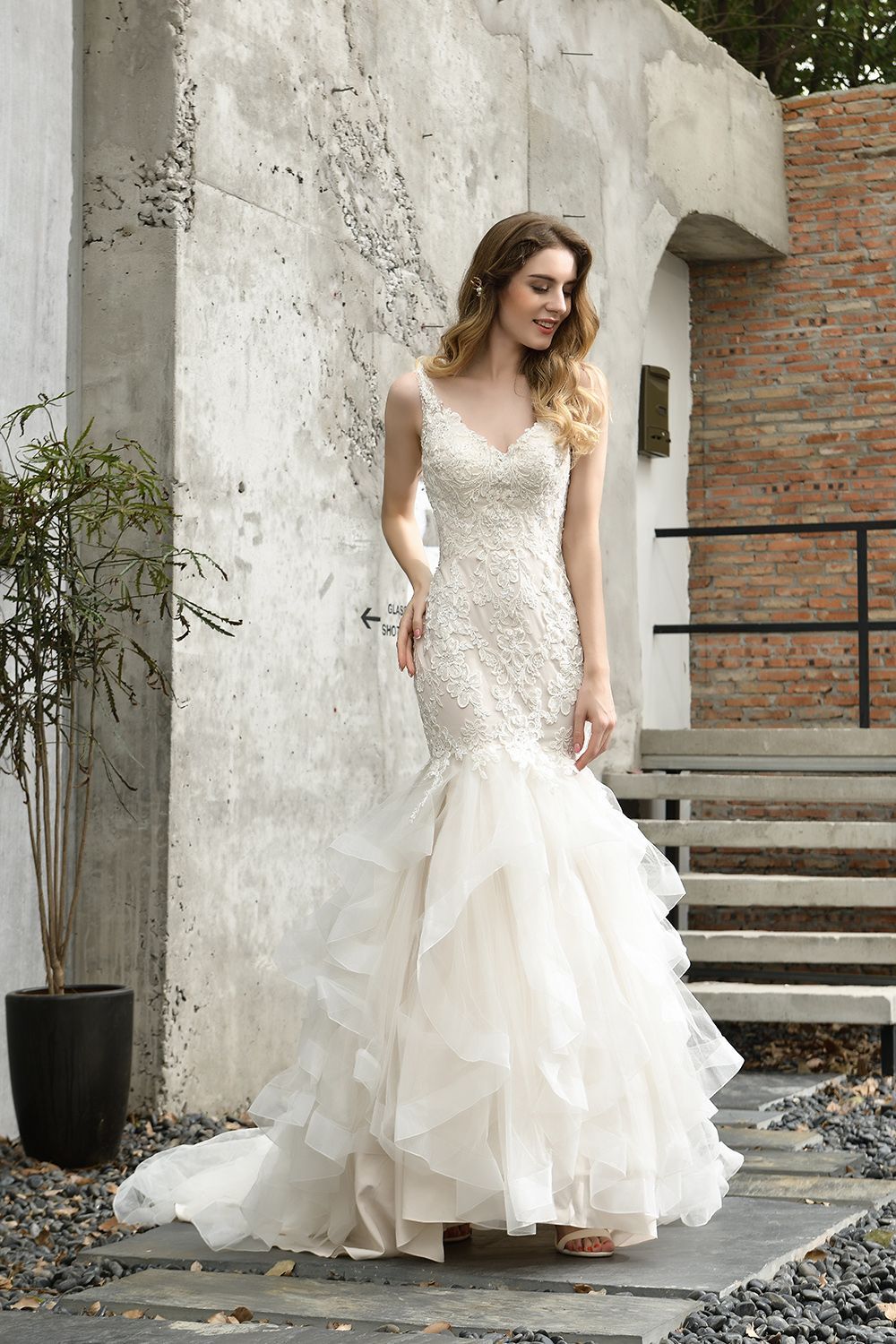 BMbridal Gorgeous Mermaid Tulle Appliques Ivory Wedding Dress