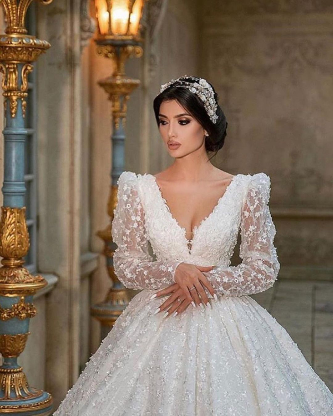 Bmbridal Long Sleeves Ball Gown Wedding Dress Appliques V-Neck Bridal Gown-BMbridal