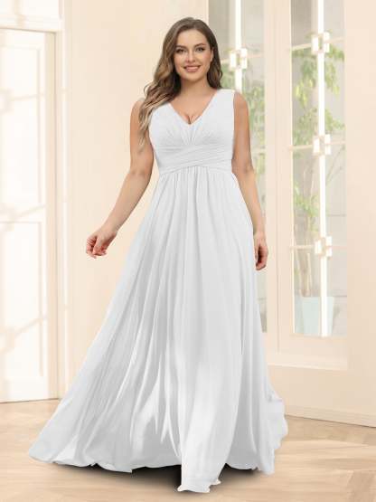 A-Line V-Neck Sleeveless Chiffon Plus Size Bridesmaid Dresses With Pockets