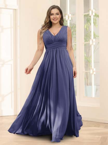 A-Line V-Neck Sleeveless Chiffon Plus Size Bridesmaid Dresses With Pockets