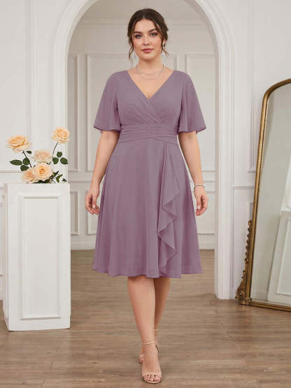 A-Line/Princess V-Neck Short Sleeves Knee-Length Plus Size Bridesmaid Dresses with Ruffles