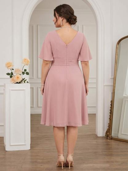 A-Line/Princess V-Neck Short Sleeves Knee-Length Plus Size Bridesmaid Dresses with Ruffles