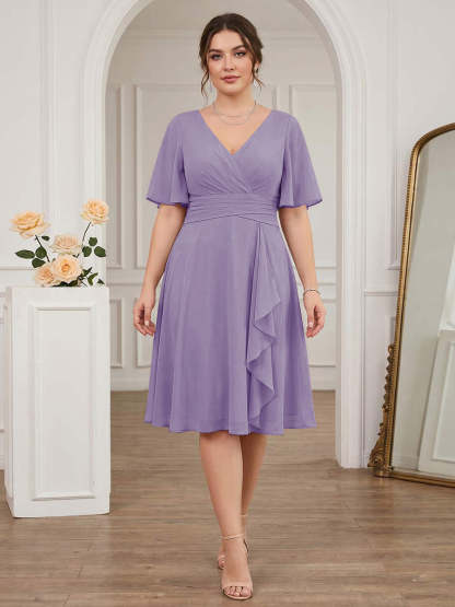 A-Line/Princess V-Neck Short Sleeves Knee-Length Plus Size Bridesmaid Dresses with Ruffles