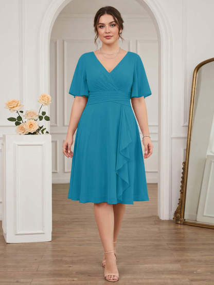 A-Line/Princess V-Neck Short Sleeves Knee-Length Plus Size Bridesmaid Dresses with Ruffles