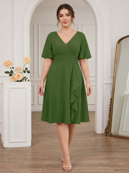 A-Line/Princess V-Neck Short Sleeves Knee-Length Plus Size Bridesmaid Dresses with Ruffles