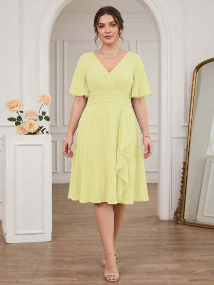 A-Line/Princess V-Neck Short Sleeves Knee-Length Plus Size Bridesmaid Dresses with Ruffles