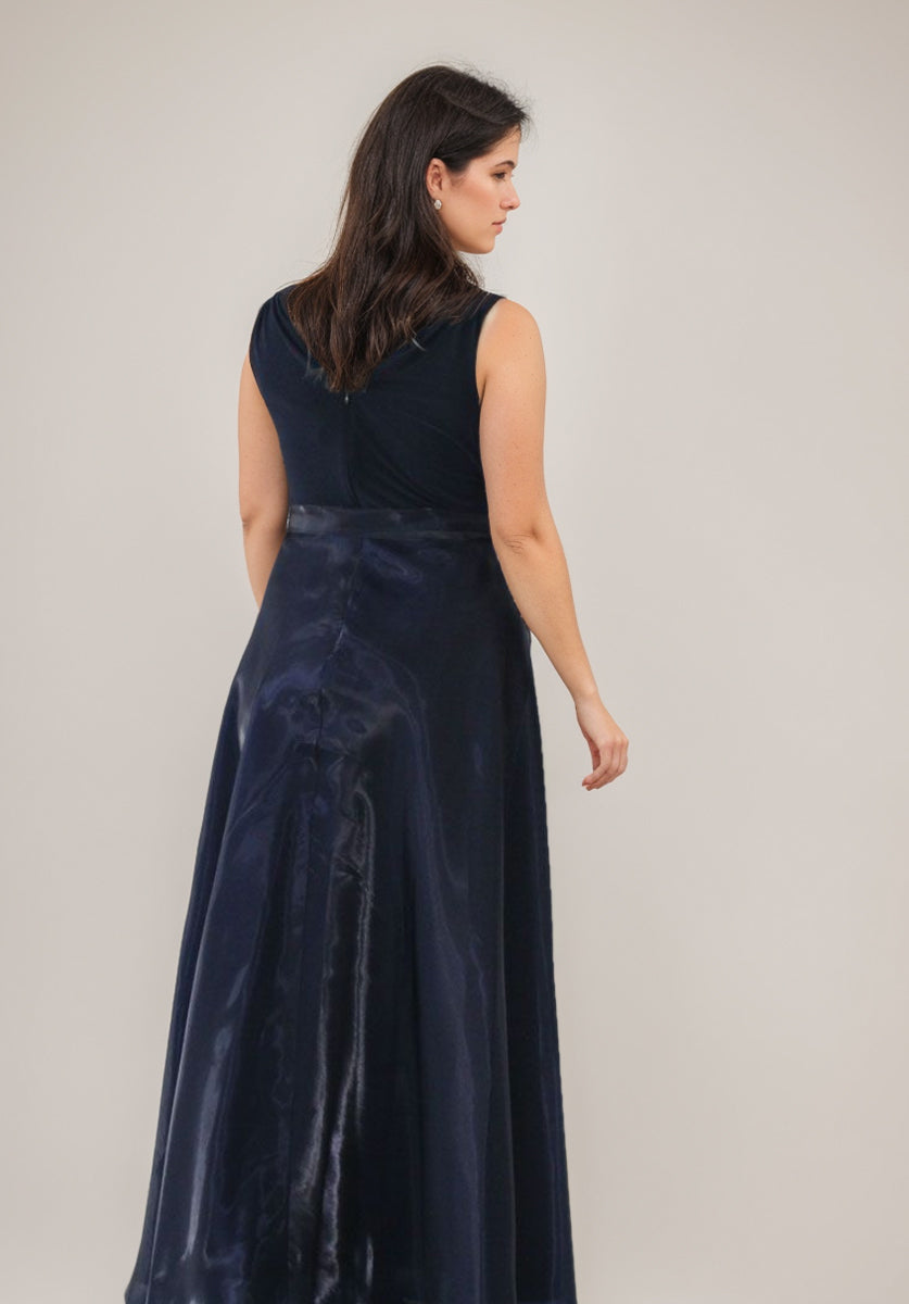 V-Neck Sleeveless A-Line Princess Floor-Length Plus Size Mother of the Bride Dress with Bow