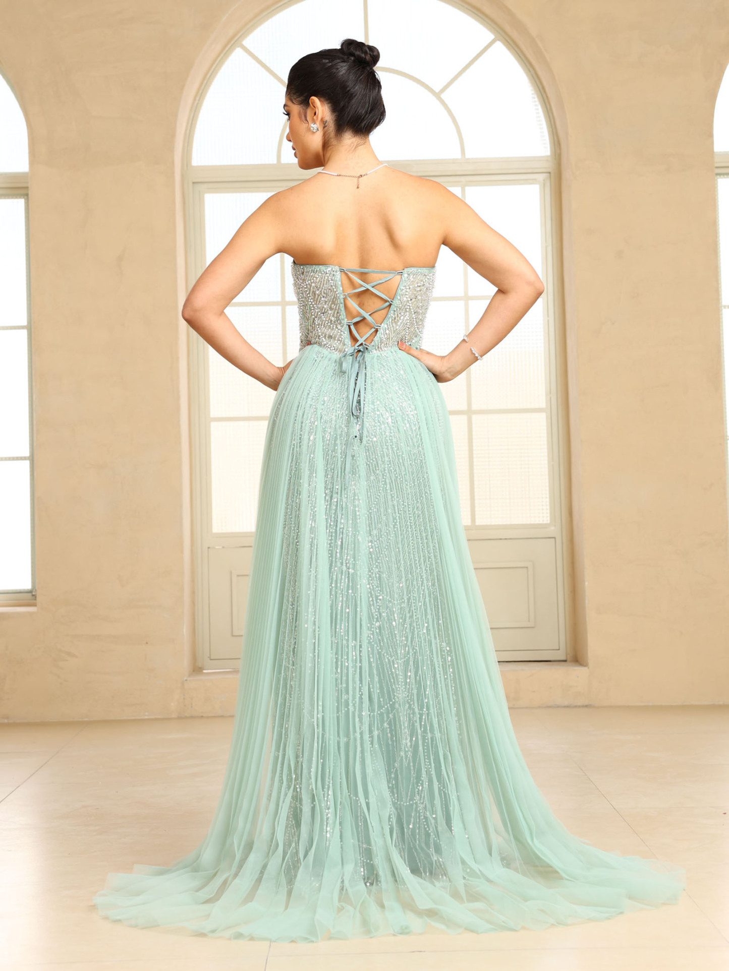 BMbridal Sparkling Strapless Mermaid Gown with High - Slit and Tulle Train: A Showstopper for Special Occasions