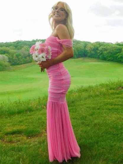 Pink Mermaid Off-Shoulder Sweetheart Pleats Long Prom Dress