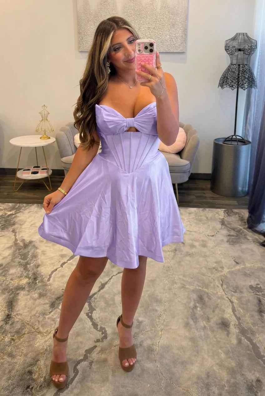 Sweetheart Strapless Bow Cutout Satin Corset Homecoming Dress A-Line Mini Lace-Up Open Back