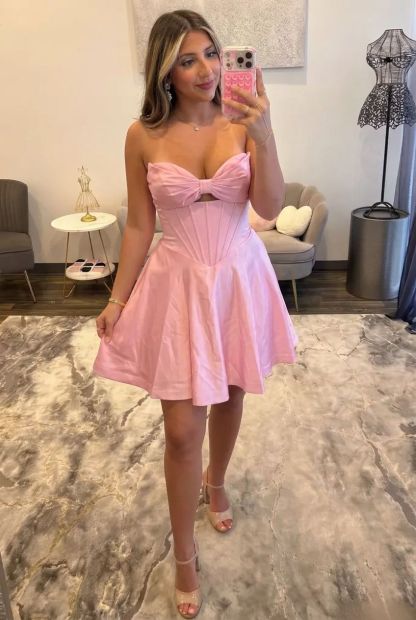Sweetheart Strapless Bow Cutout Satin Corset Homecoming Dress A-Line Mini Lace-Up Open Back