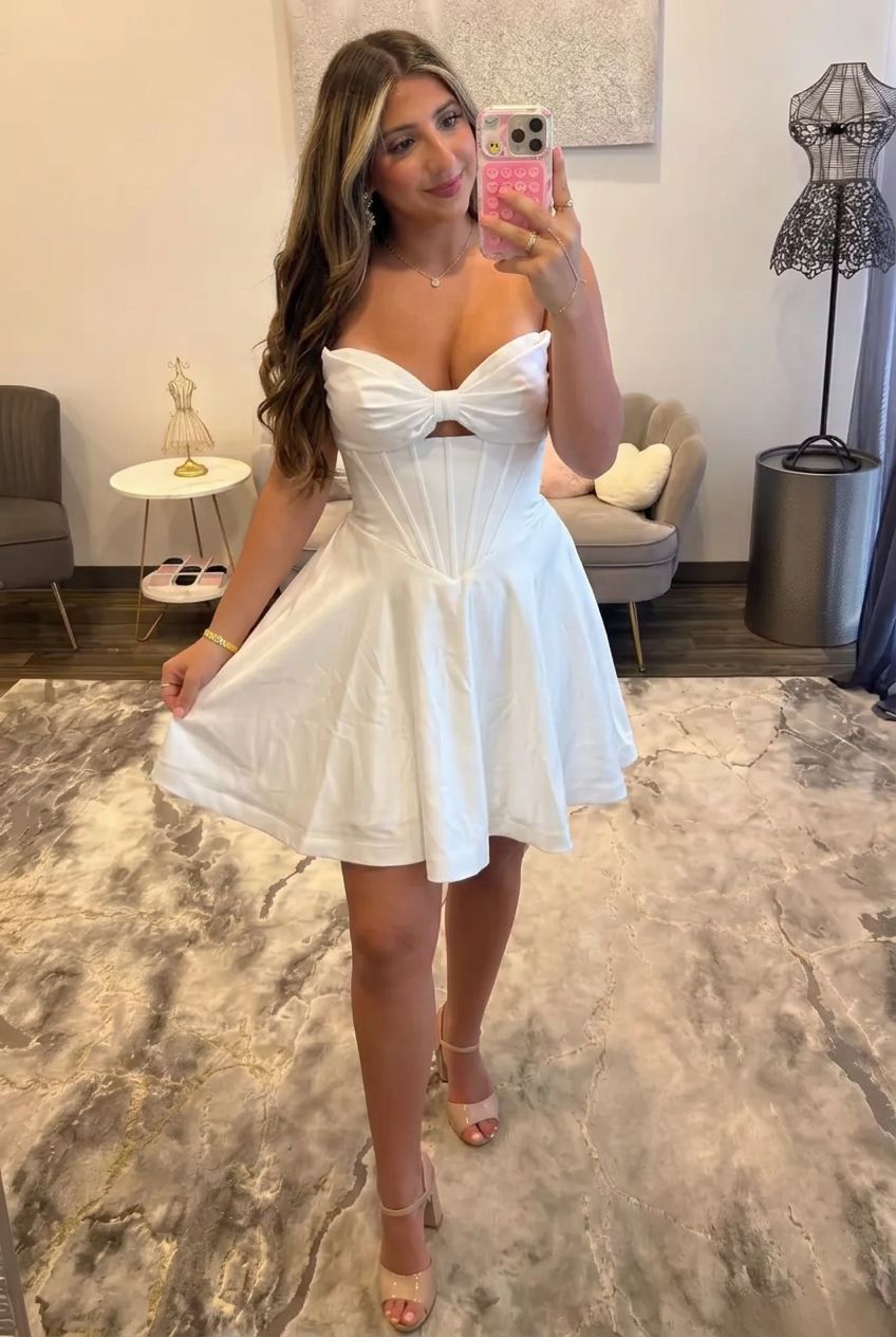 Sweetheart Strapless Bow Cutout Satin Corset Homecoming Dress A-Line Mini Lace-Up Open Back