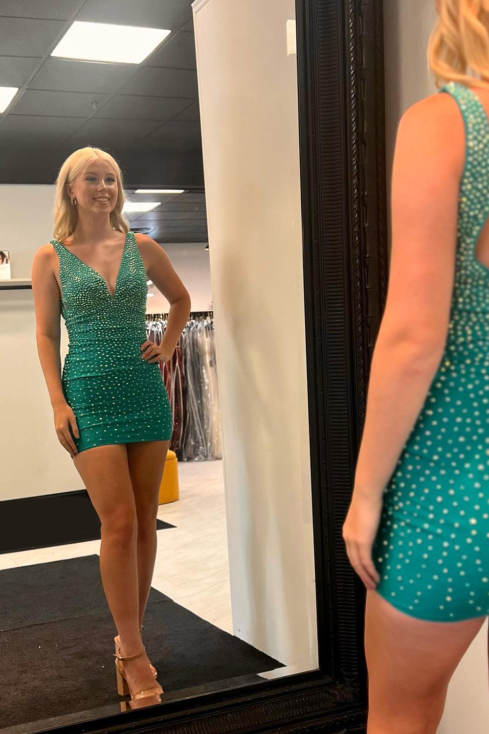 Sparkly Black Beaded V-Neck Backless Tight Short Homecoming Dress