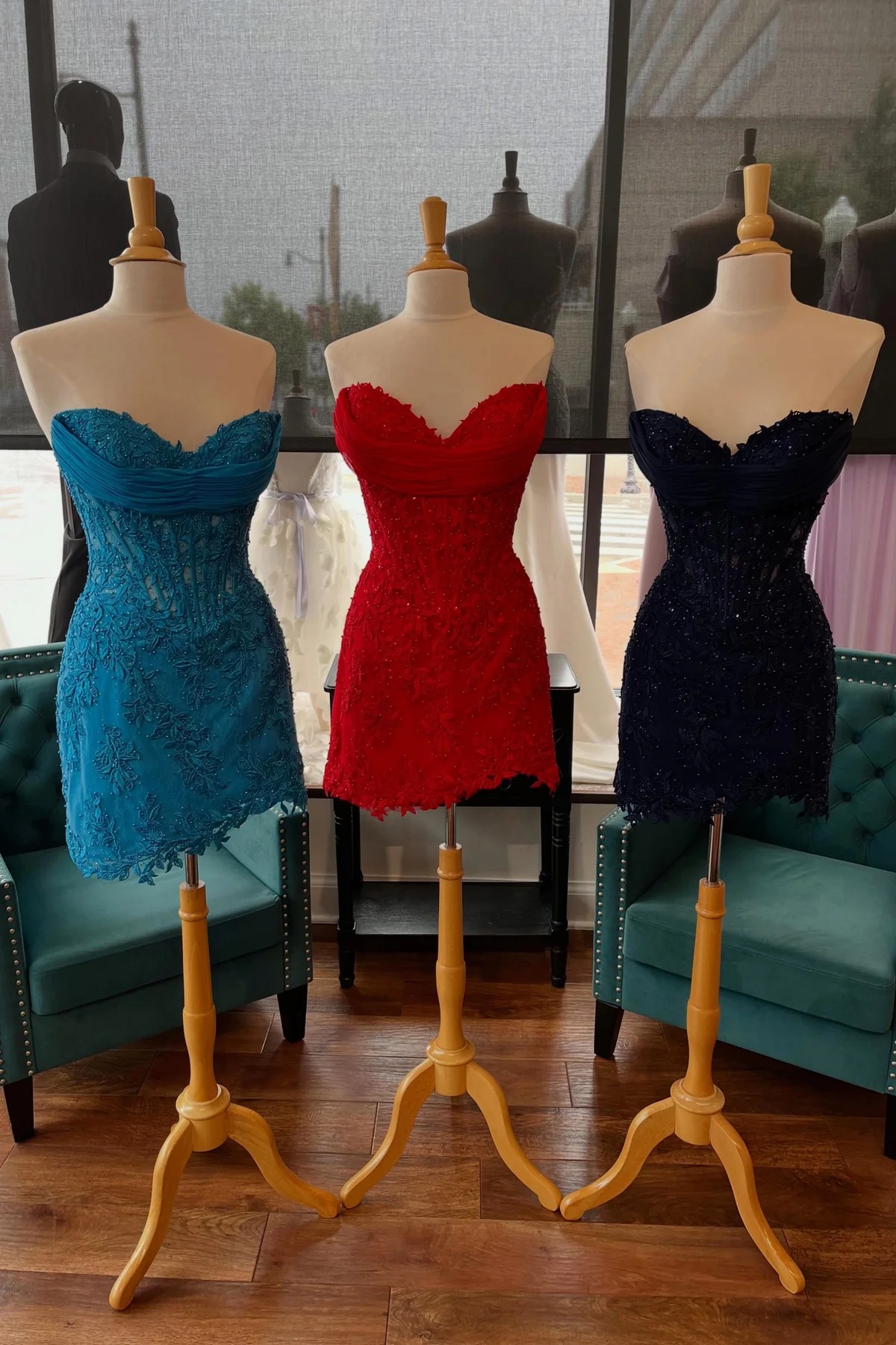 Strapless Sweetheart Ruched Sheer Boned Corset Homecoming Dress 3D Floral Lace Appliqué Bodycon Open Back Mini