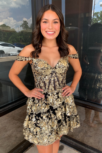 Sparkly A-Line Black Tiered Short Homecoming Prom Dress with Lace