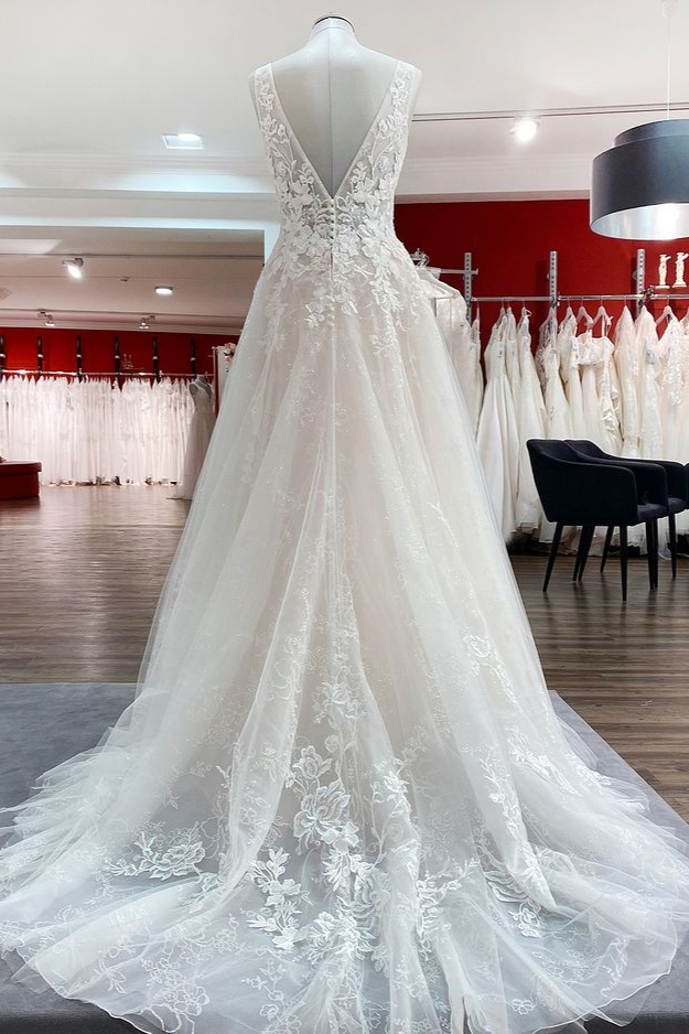 Stylish A-Line Deep V-Neck Long Sleeveless Wedding Dress Open Back Tulle with Appliques Lace