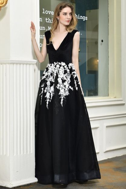 BMbridal Sexy Black Long Prom Dress V-Neck Evening Gowns With Lace Appliques