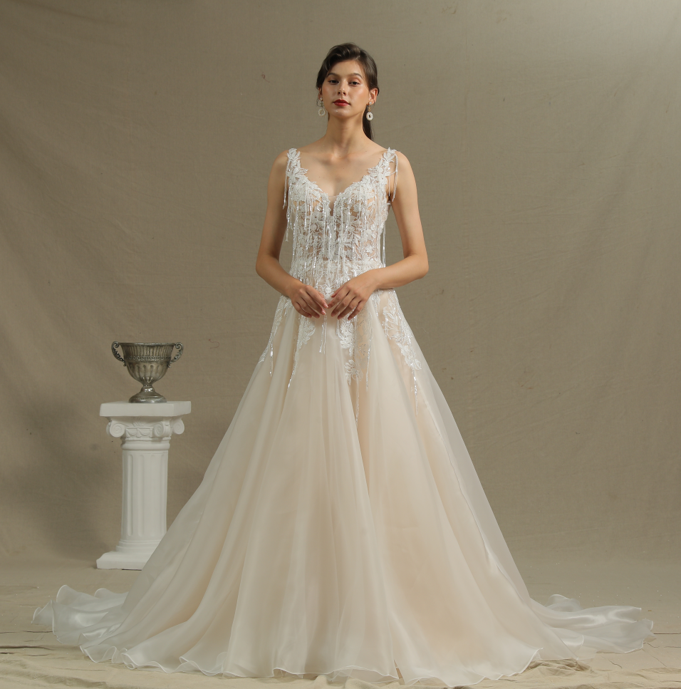 BMbridal Chic V-neck Lace Wedding Dress Sleeveless Online-BMbridal