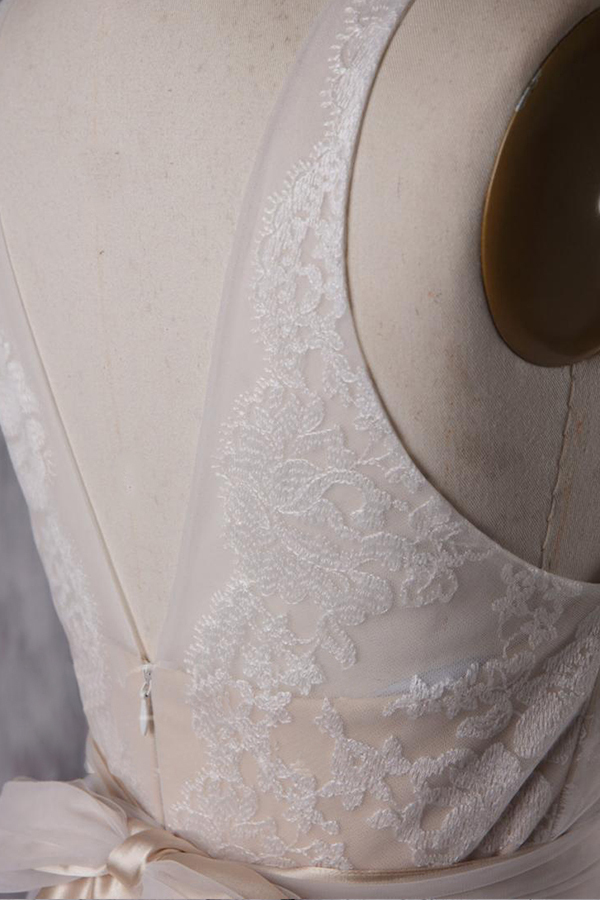 BMbridal Chic Tulle Lace Wedding Dress Ruffle V-neck Sleeveless Bridal Gowns On Sale-BMbridal