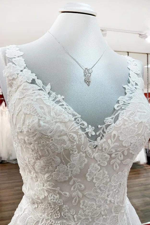 Chic Tulle V-Neck Open Back Long A-Line Wedding Dresses with Lace Ruffles