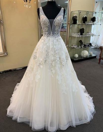 BMbridal Glamorous Unique White Tulle V-Neck Wedding Dress Long Beaded Lace Bridal Gowns On Sale