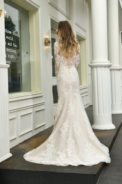 BMbridal Exquisite Sheath V-Neck Long Sleeves Wedding Dress With Slit